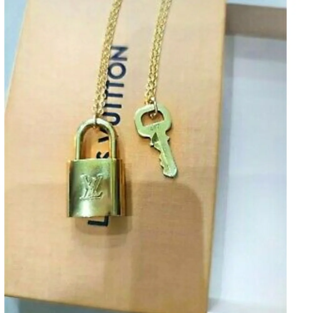 - Louis Vuitton authentic Padlock and Key locks on a necklace! (COMES W/… - Picture 3 of 6